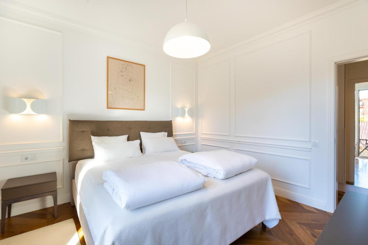 Majestic 4Br/4Bath Apartment In Sagrada Familia Area บาร์เซโลนา ภายนอก รูปภาพ